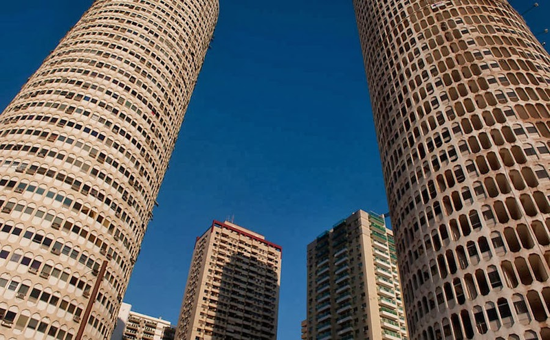 Illustration for article titled The Stark Beauty Of The World's Tallest Unoccupied Buildings